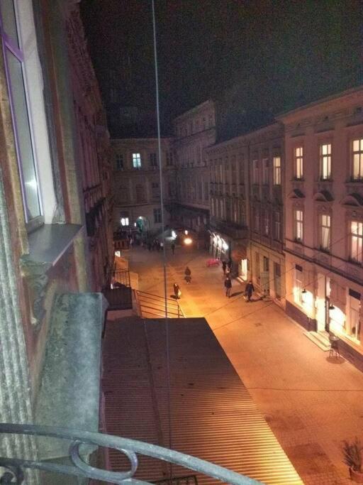 Homestay In The Center Of *